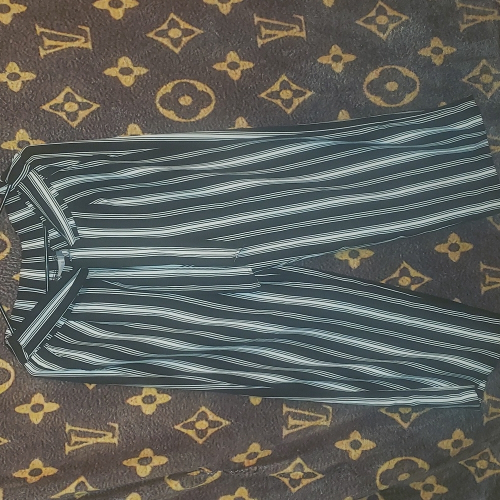 Time and tru wide leg pinstripe capri's